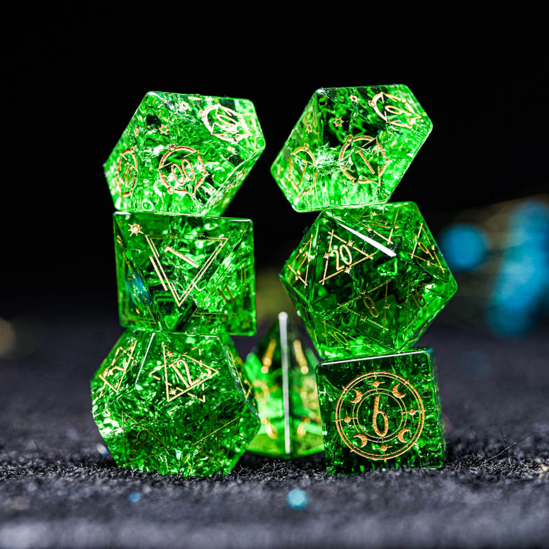 زجاج أخضر D & D مجموعة النرد ا - مراجعة Board Game Logo وسعره