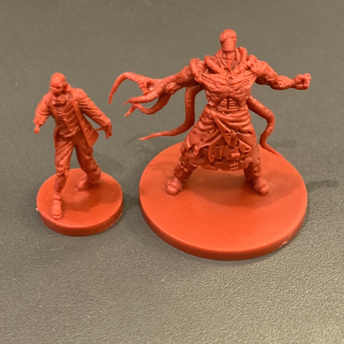 مجسمات مصغرة لشخصيات زومبي وحو - مراجعة Board Game Zombies وسعره